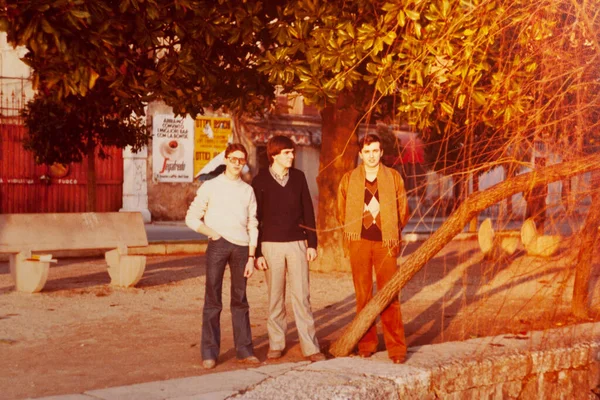 Salo Itália Março 1979 Amigos Passeiam Pela Rua Nos Anos — Fotografia de Stock