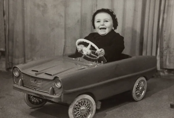 Rovi Talya Eki 1948 Yıllarda Oyuncak Arabalarla Oynayan Çocuklar — Stok fotoğraf