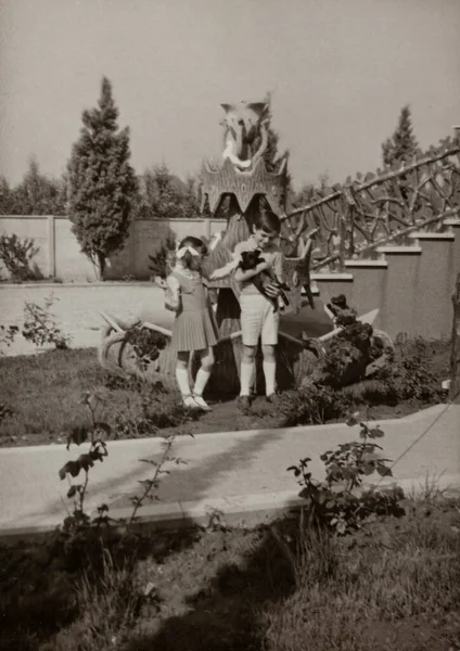 Villanova Del Ghebbo Italy March 1964 Family Memories Children Garden — Stock Photo, Image