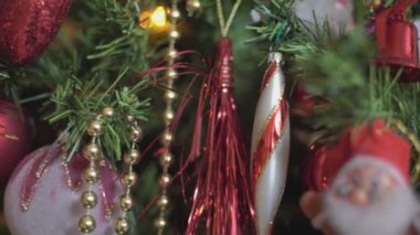 Noel ağacında Noel süslemeleri