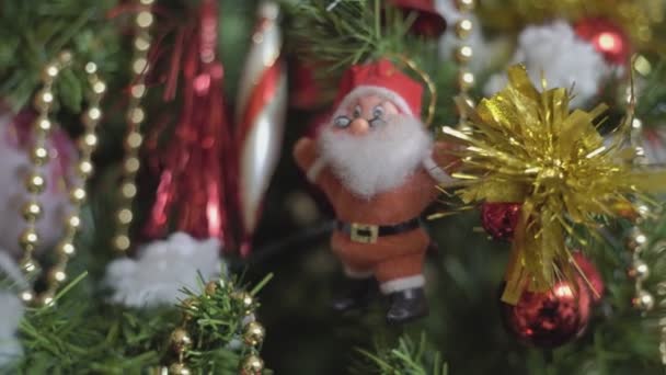 Weihnachtsschmuck am Weihnachtsbaum 3 — Stockvideo