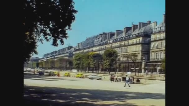 Francia 1976, Paris street view 2 — Vídeo de stock
