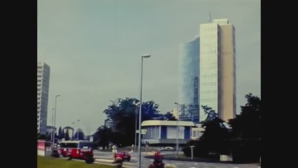 İsviçre 1975, Cenevre sokak manzarası 10 — Stok video