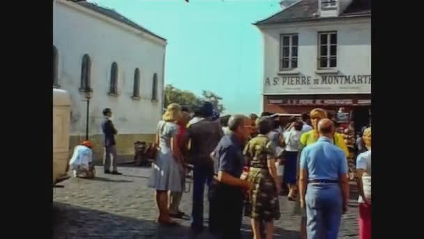 France 1976, Paris street view 15 — Stock Video