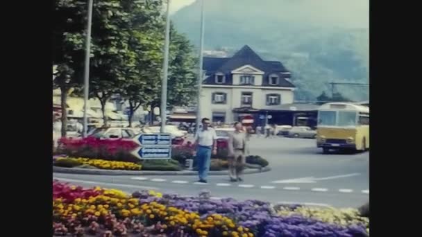 Szwajcaria 1975, widok na ulicę Interlaken 2 — Wideo stockowe