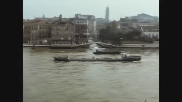 Italië 1973, Venetië uitzicht vanaf zee 6 — Stockvideo