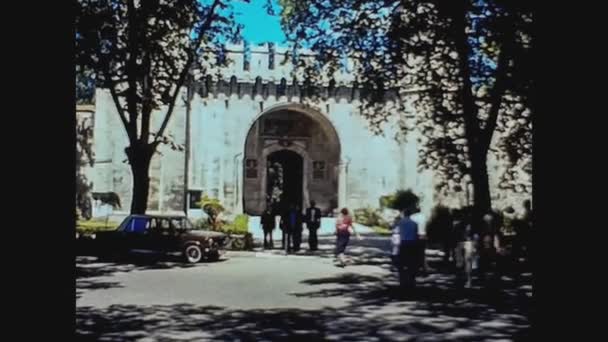 Turkije 1979, Oude deur Istanbul — Stockvideo