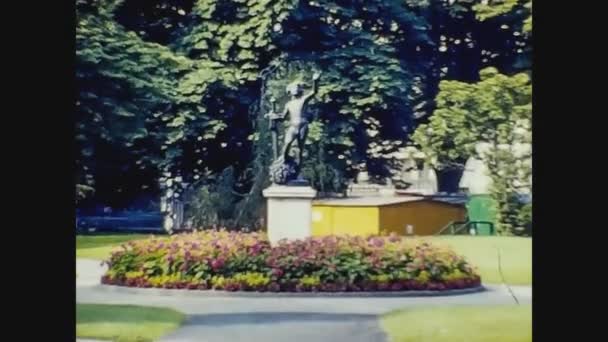 Швейцарія 1975, парк де Ла Гранж 5 — стокове відео