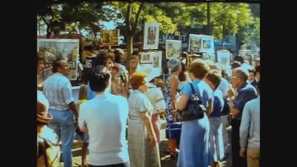 Frankrike 1976, Paris gatukonstmarknad 6 — Stockvideo