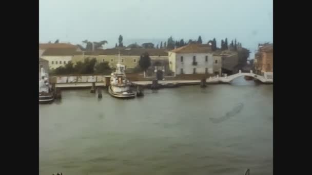Italië 1973, Venetië uitzicht vanaf zee 5 — Stockvideo