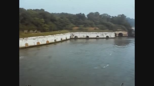 Italië 1973, Venetië uitzicht vanaf de zee — Stockvideo