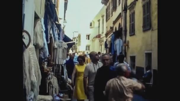 Ελλάδα 1978, People street corfu — Αρχείο Βίντεο