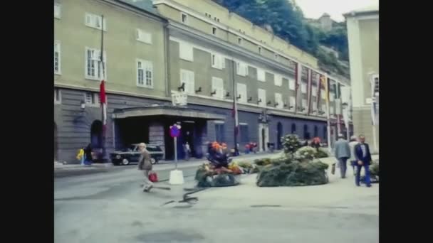 Österrike 1975, Salzburg gatuvy 18 — Stockvideo