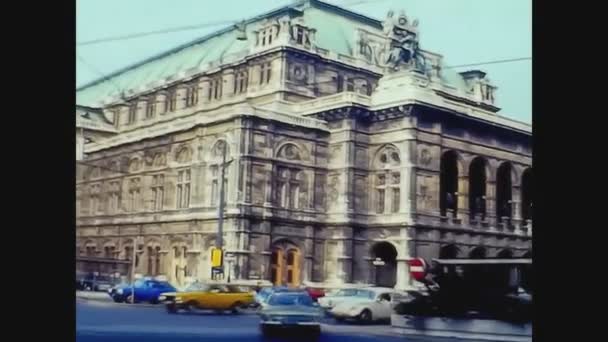Austria 1974, widok na ulicę Wiedeń 8 — Wideo stockowe