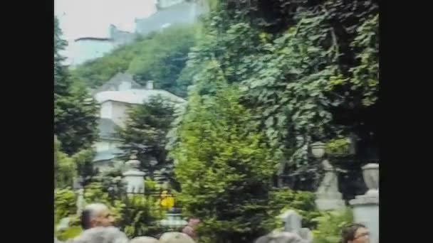 オーストリア1975,ザルツブルク通りの眺め23 — ストック動画