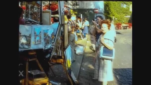 France 1976, Paris street art market 3 — Stock Video