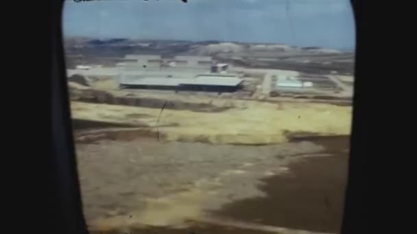 Itálie 1975, Pohled na pevninu z letadla 5 — Stock video