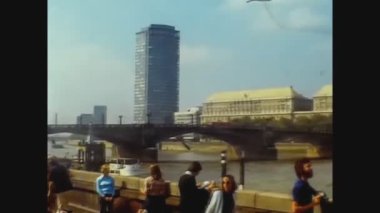 İngiltere 1974, Westminster Sarayı ve turistler