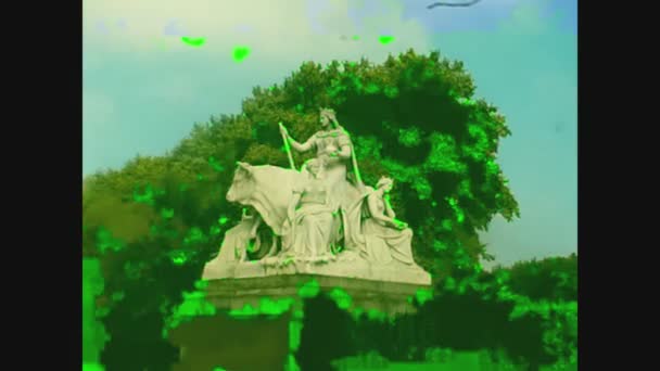 イギリス1974年ケンジントン・ガーデンズ3 — ストック動画