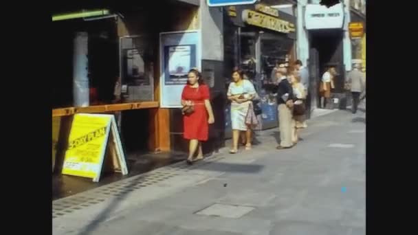 联合王国，1979年，伦敦街景，70年代的人 — 图库视频影像