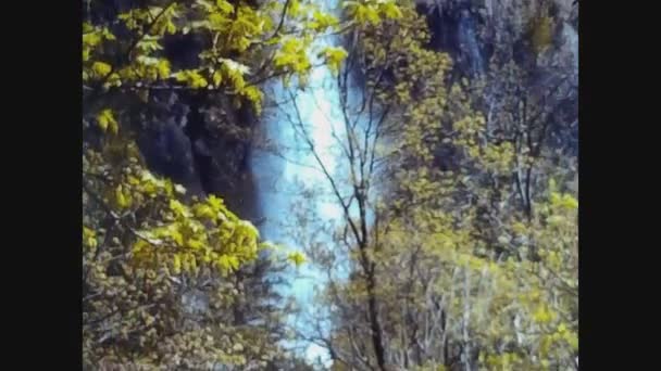 Californië 1978, Yosemite waterval 6 — Stockvideo