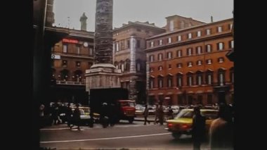 İtalya 1975, Roma dikilitaş