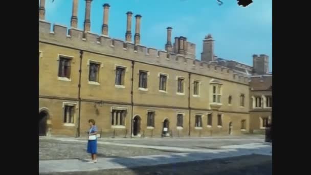 イギリス1974年エルトン大学5号館 — ストック動画