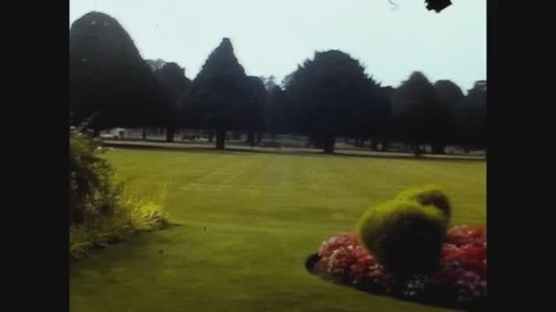 Ηνωμένο Βασίλειο 1979, Hampton Court gardens 8 — Αρχείο Βίντεο