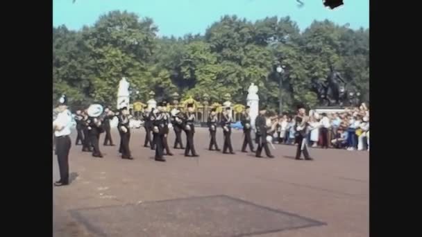 Inggris 1979, parade militer di London — Stok Video