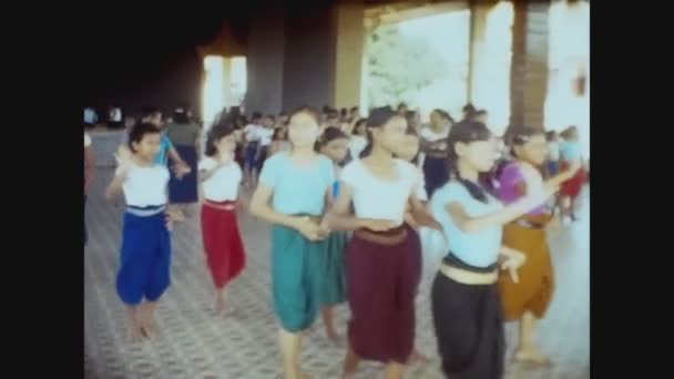 Камбоджа 1970, камбоджійські танцюристи показують 13 — стокове відео