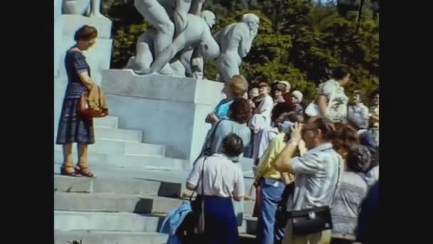 Norsko 1979, pohled do parku v 70. letech — Stock video
