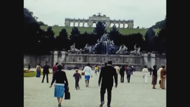 Österreich 1974, Schlosspark Schönbrunn in Wien 7 — Stockvideo