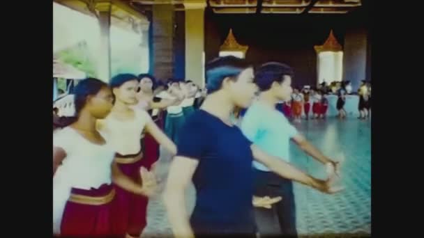 Camboya 1970, espectáculo de bailarines camboyanos 2 — Vídeo de stock