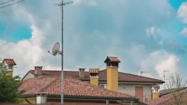 Zaman bacaları ve bulutları hızlandırır