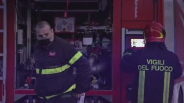 Gece şehri acil durum itfaiyecileri 2