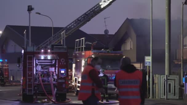 Bombeiros de emergência da cidade noturna 8 — Vídeo de Stock