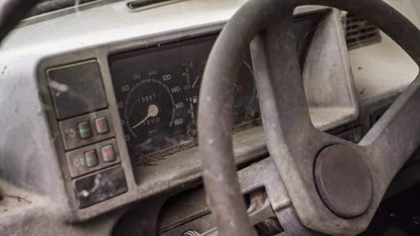 Instrument cluster of an old abandoned car — Stock Video