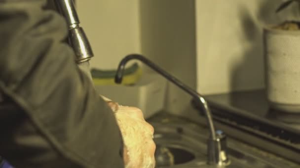 Lave as mãos em câmera lenta — Vídeo de Stock