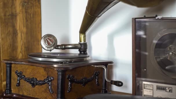 Detail of a Gramophone 9 — Stock Video