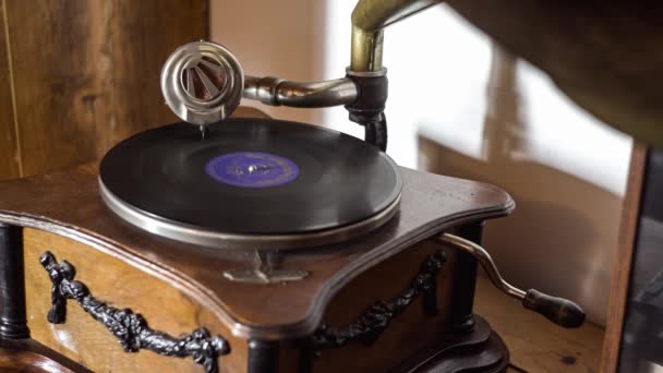 Detalj av en grammofon 6 — Stockvideo