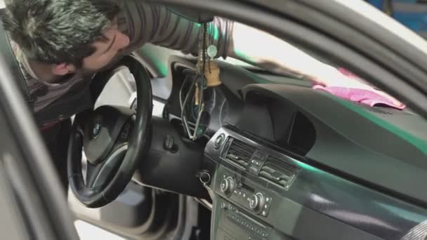 Tisztítsa meg az autó belsejét 4 — Stock videók