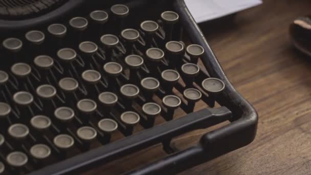 Detalhe da máquina de escrever vintage 6 — Vídeo de Stock