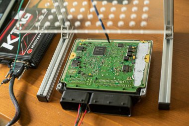 MILAN, ITALY 5 Nisan 2021: Araç Ecu ayar makrosu