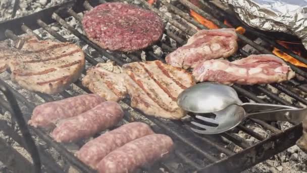 Lekker Vlees Bbq Met Rook Stoom — Stockvideo