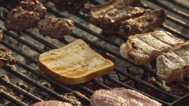 Detalhe Carne Grelhada Com Fumaça — Vídeo de Stock