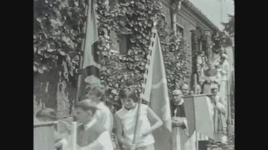 BERLİN, ALMANY CRCA 1960: Sokaklarda Hıristiyan dini geçit töreni