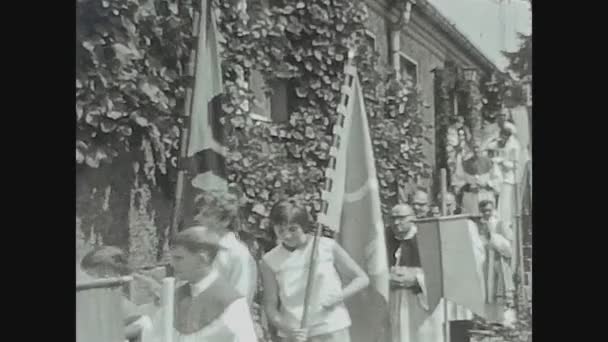 Berlín Německo Circa 1960 Křesťanský Náboženský Průvod Ulicích — Stock video