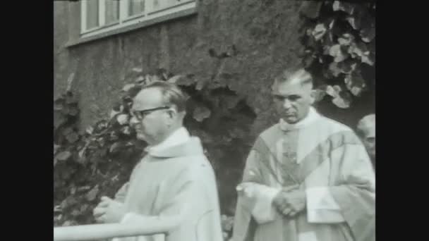 Berlin Deutschland Circa 1960 Christlich Religiöse Prozession Auf Den Straßen — Stockvideo