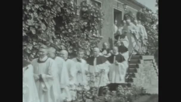 Berlín Alemania Circa 1960 Procesión Religiosa Cristiana Las Calles — Vídeo de stock