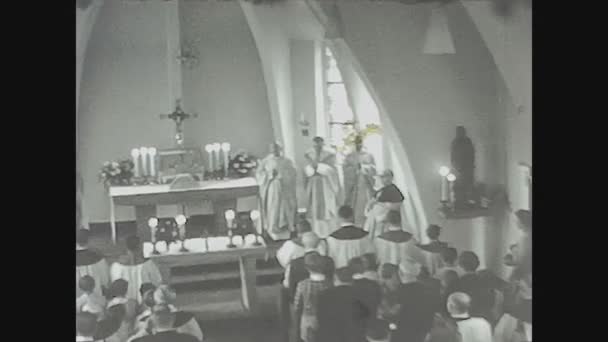 Berlin Germany Circa 1960 Christian Church Full People Celebration — Stock Video